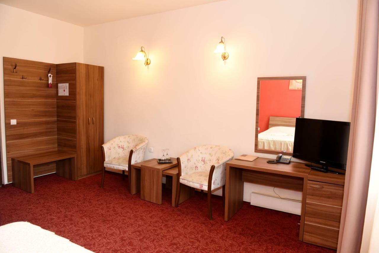 Hotel Gema Braşov Exterior foto